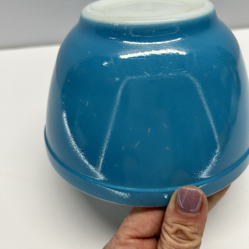 Vintage Pyrex Small Mixing Nesting Primary Blue 6 Inches - Picture 3 of 16